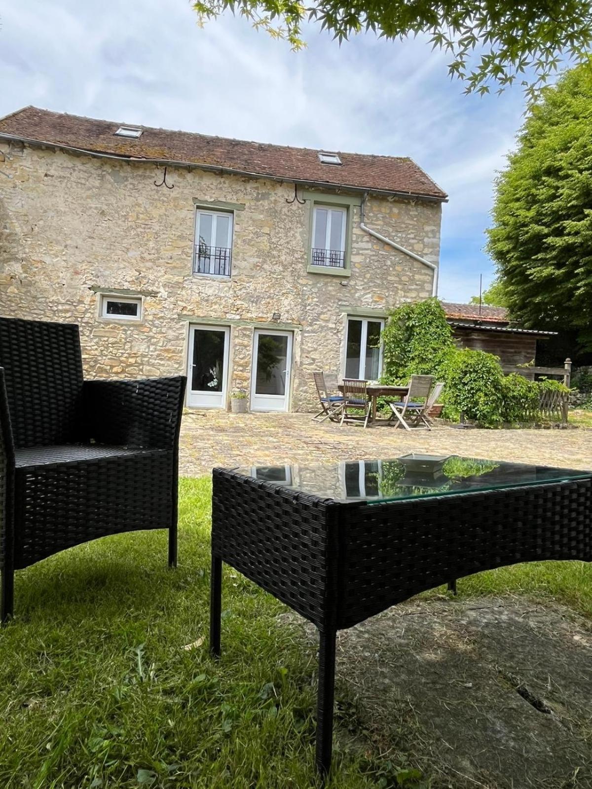 Bed and Breakfast Les Ecuries Recloses Exterior foto